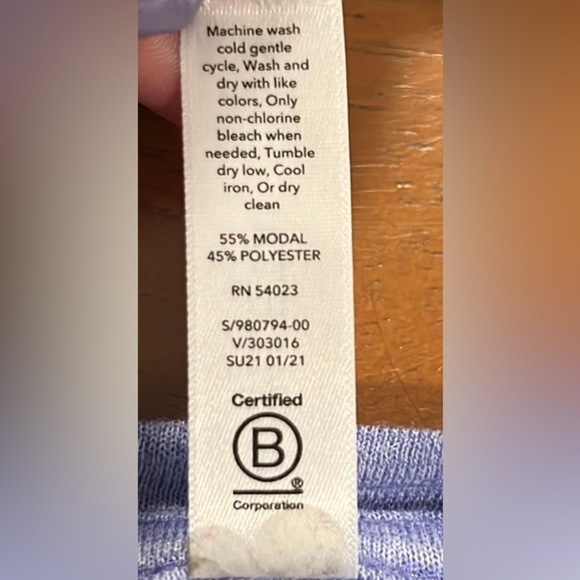 Athleta women’s blue scoop neck short sleeve top size medium - Picture 4 of 4